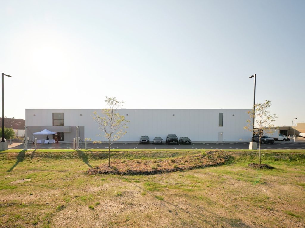 ABB Opens Expanded Electrical Products Manufacturing Facility in Pointe-Claire Canada